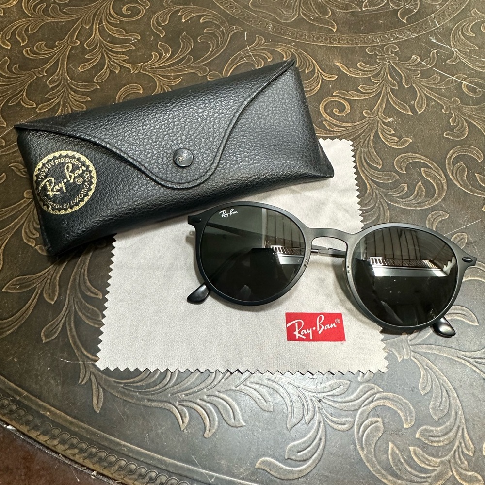 Ray-Ban RB4224 Sunglasses